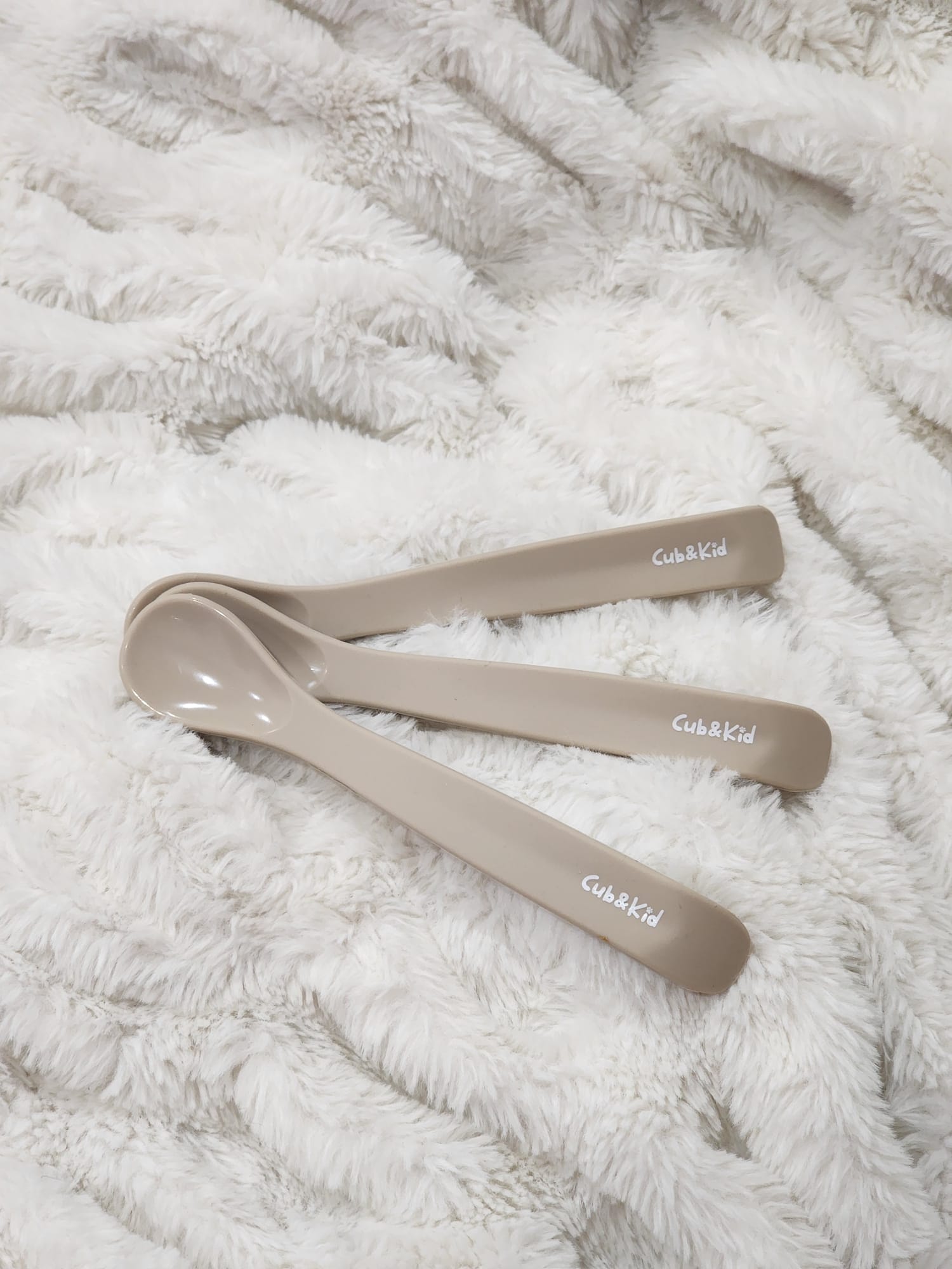 kids silicone spoon in creme