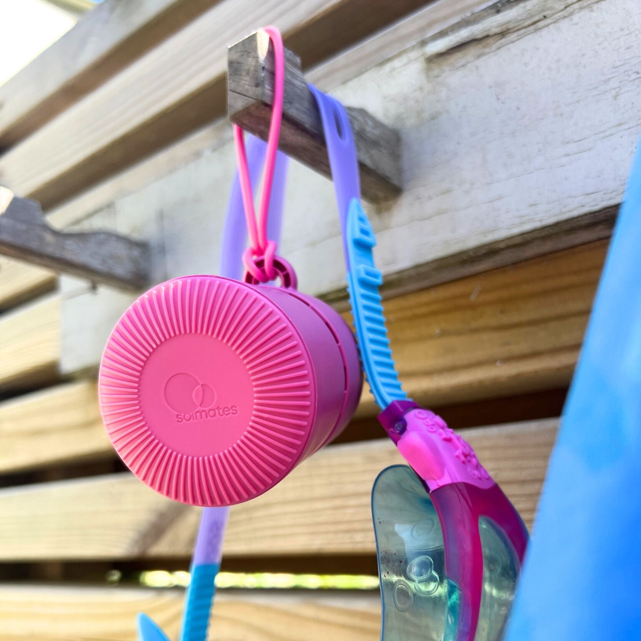 conveniently store the Solmates Refillable Sunscreen Applicator